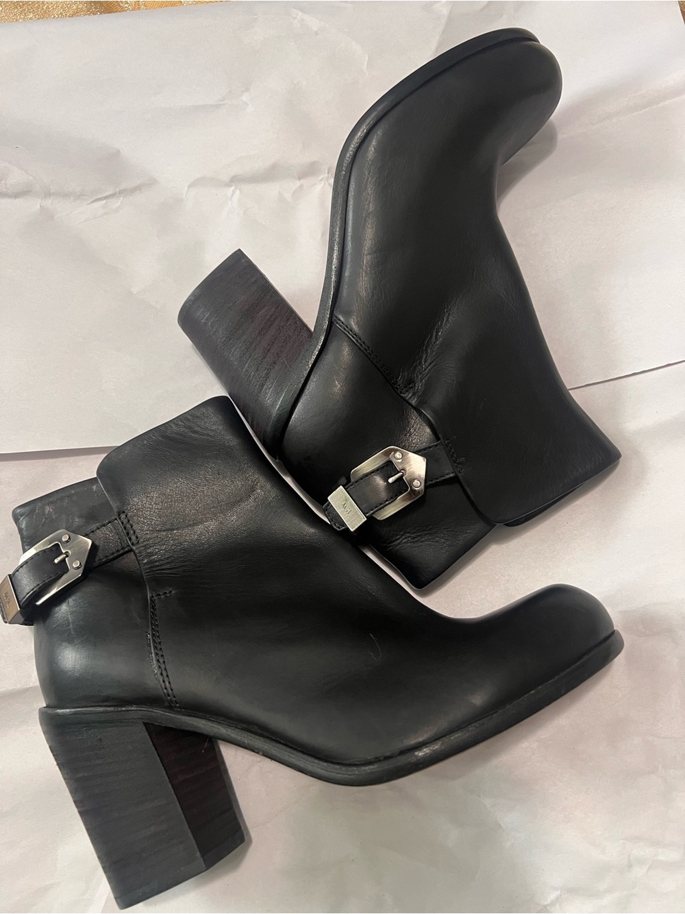 AGL Lindsey Black Leather Block Heel Ankle Boots/Buckle Made in Italy 37.5 7 1/2